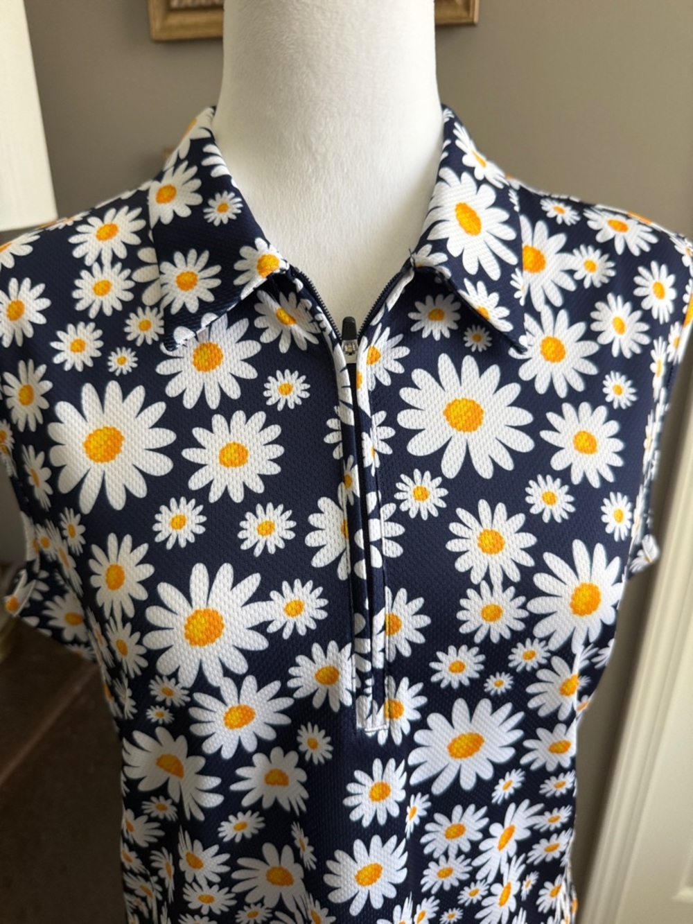 Sleeveless Daisy Print Collared Top - Navy, White & Yellow - Picture 4 of 5